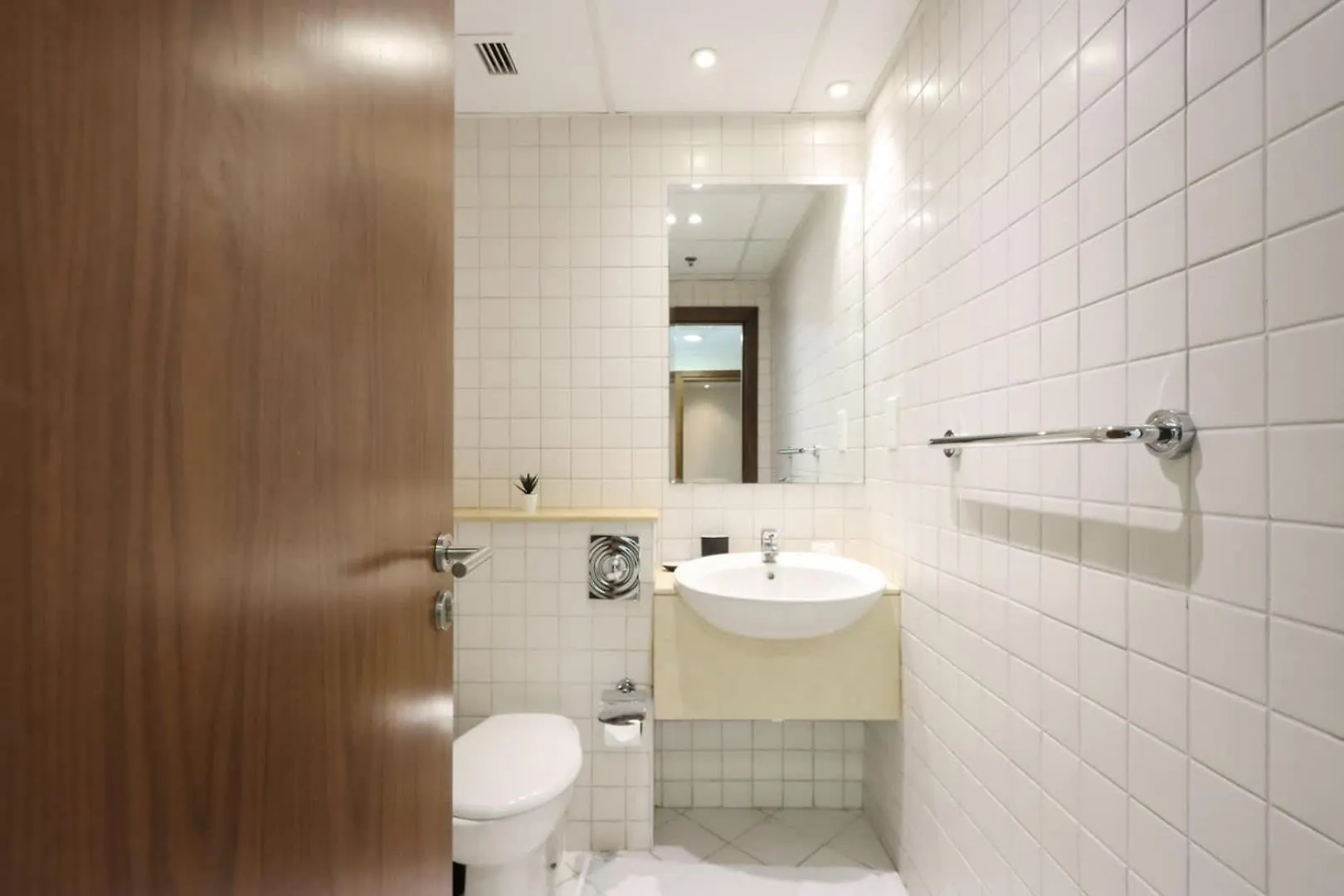 Apartment Livbnb-Stylish 1Br With Marina Views Close To The Beach Dubai