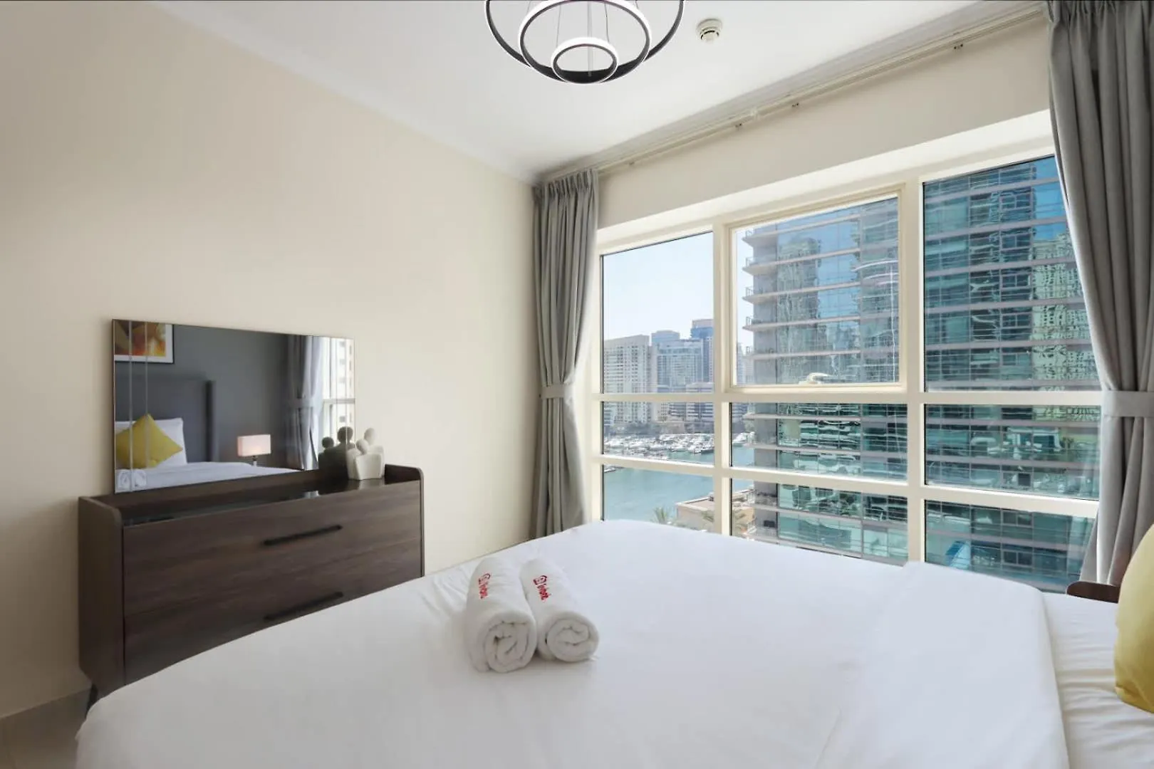 Livbnb-Stylish 1Br With Marina Views Close To The Beach Dubai