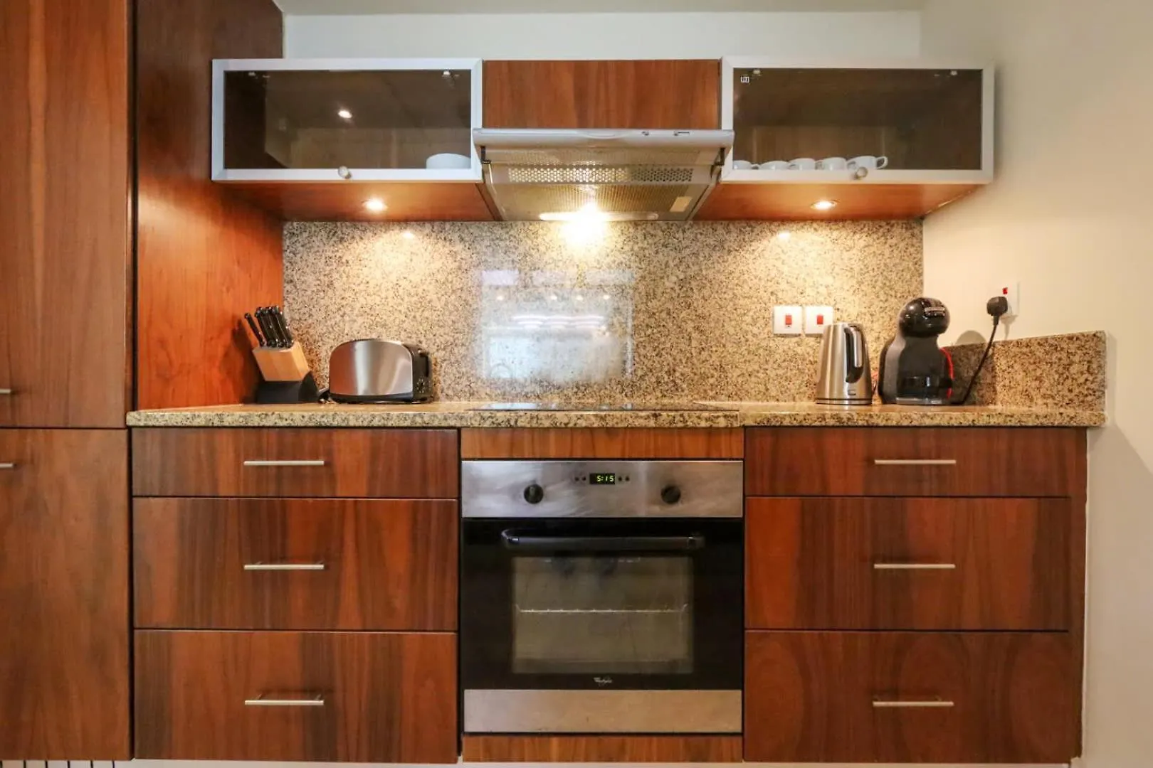 Apartment Livbnb-Stylish 1Br With Marina Views Close To The Beach Dubai